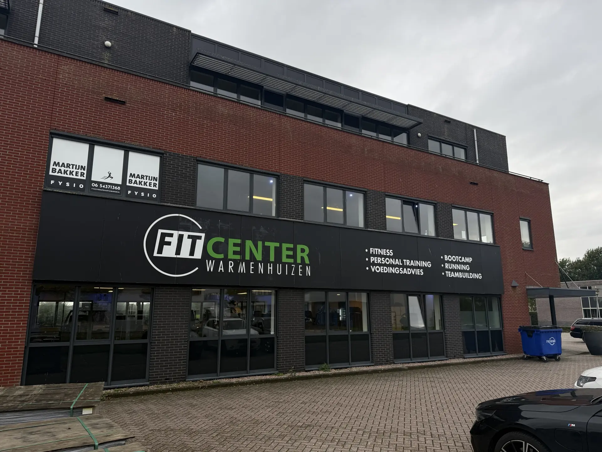 Gevel van Fitcenter Warmenhuizen aan de Nijverheidsstraat 1 in Warmenhuizen